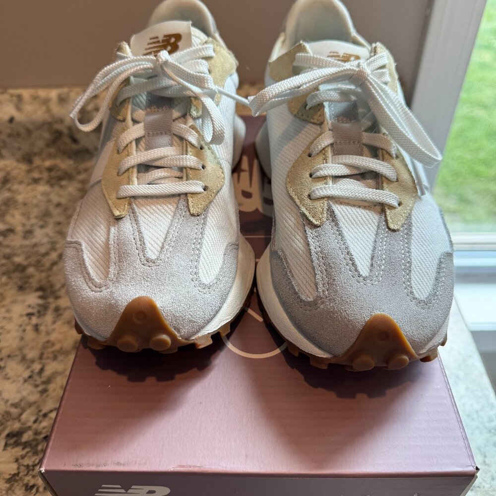 Women's New Balance 327